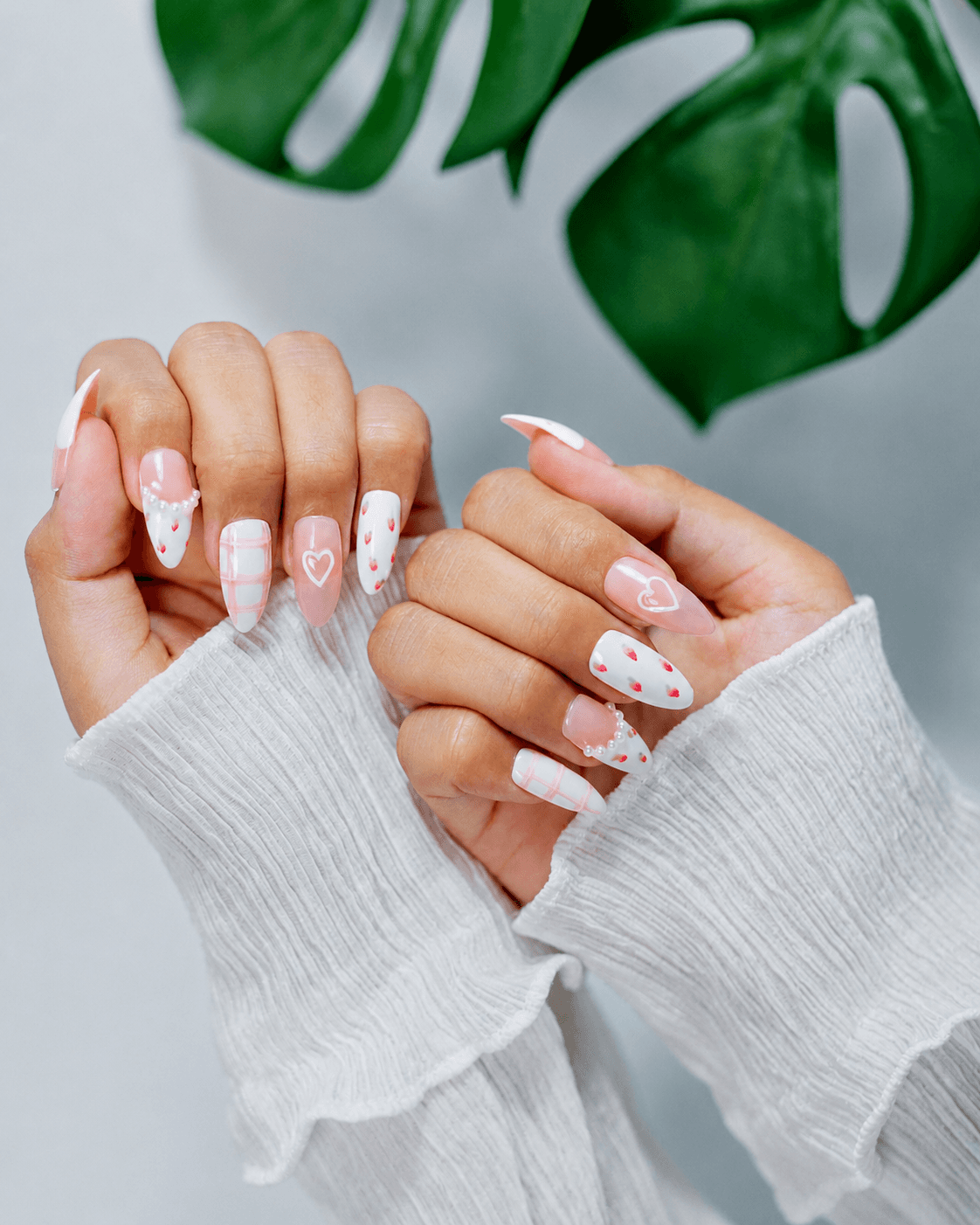 Soft heart nail art